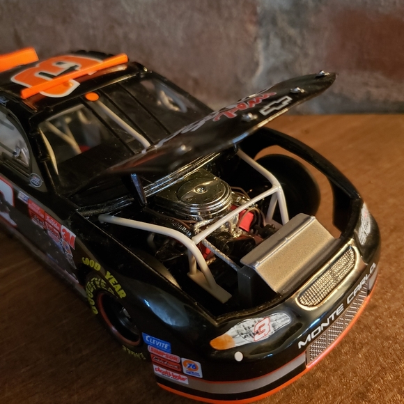 Dale Earnhardt 1/24 No Bull Car - Picture 3 of 6